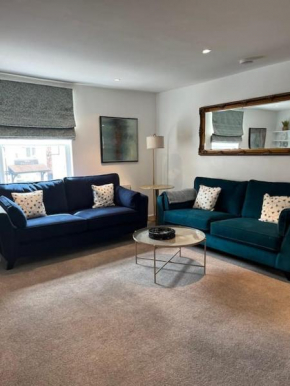Artizana Suite - Luxury Village Location and Parking